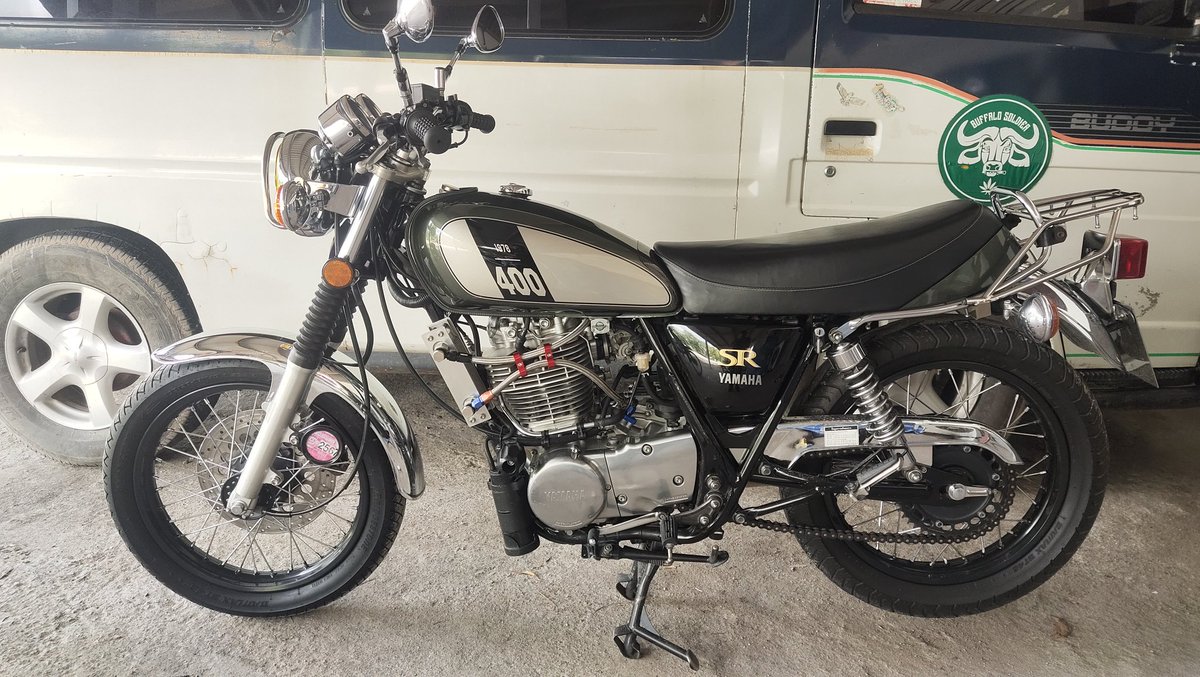 WeedthailandII's tweet photo. นิยมไฟกลม

#sr400
#yamaha https://t.co/bNzyb9g8eD