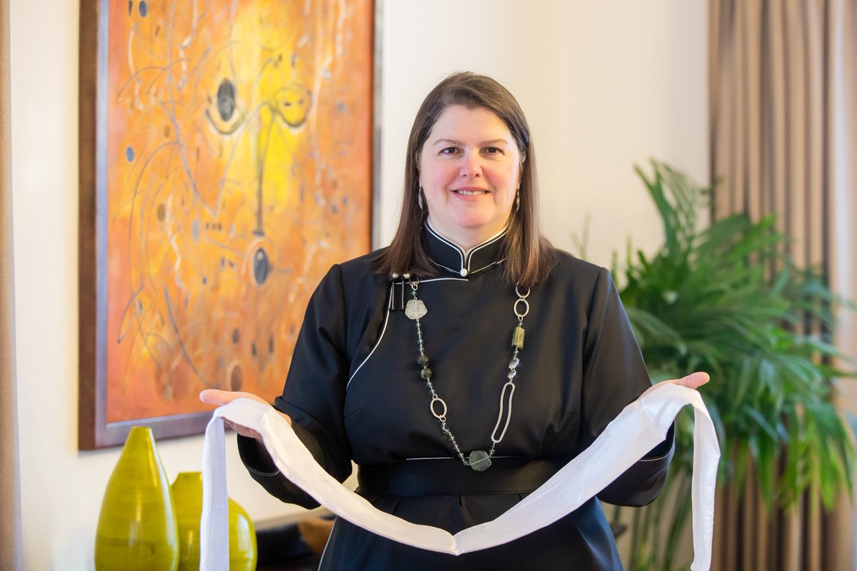 Эрхэм хүндэт Монголчуудаа, канадын ард түмний нэрийн өмнөөс та бүхэнд аз жаргалтай, элбэг хангалуун Луу жилийн мэнд хүргэе. Шинэ гарч буй жил танд баяр баясгалан, эерэг өөрчлөлт, амар амгаланг авчирна гэж найдаж байна. Та бүхэн сар шинэдээ сайхан шинэлээрэй.