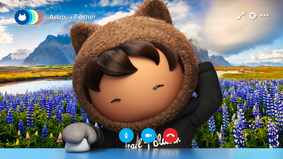 SalesforceJapan's tweet photo. 「アストロ、ミュートだよ！！」

＃今日のハイライト #きんようびのアストロ #今週もお疲れ様でした #3連休　#salesforce https://t.co/9rTtViWRaN