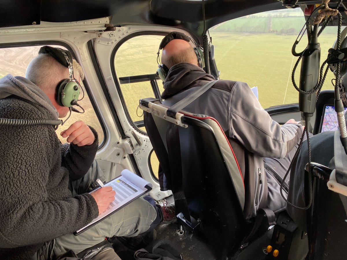 Check der Hochspannungsleitungen in Schleswig-Holstein: Ab 12.2 fliegt unser Heli-Team 295 km ab und sucht nach möglichen Schwachstellen an Masten, Seilen oder Isolatoren. 🚁Mit an Bord: Hochmoderne Thermografiemessung.  👉ow.ly/Hhqs50QzipF #Versorgungssicherheit #SHNetz