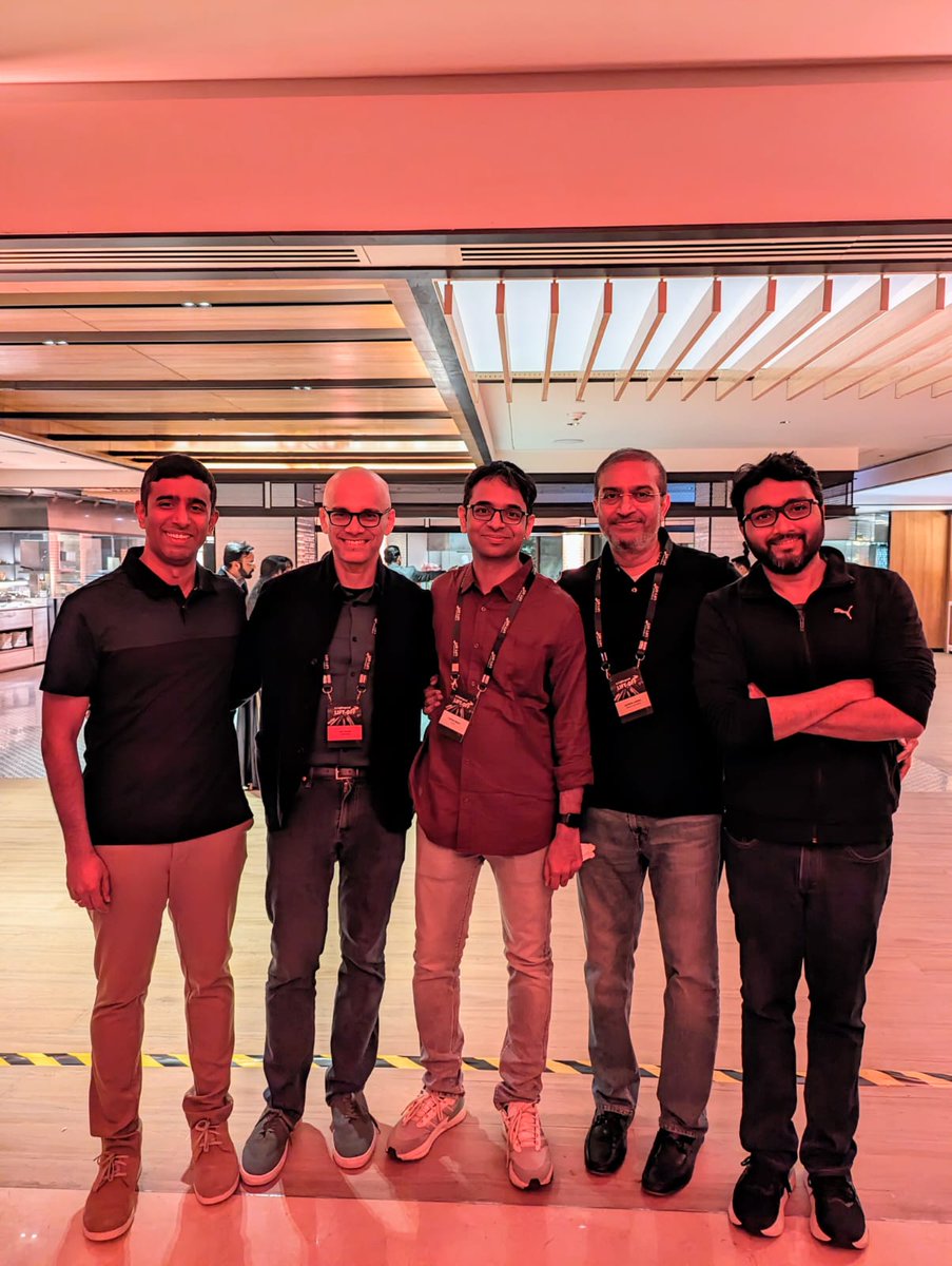 Magical to have three co-investee companies of <a href="/LightspeedIndia/">Lightspeed India</a> and <a href="/EndiyaVC/">Endiya Partners</a> at #LIFTOFFbyLightspeed in Mumbai
<a href="/thedarwinbox/">Darwinbox</a>
<a href="/zluri_hq/">Zluri</a>
<a href="/scrutsocial/">Scrut Automation</a>