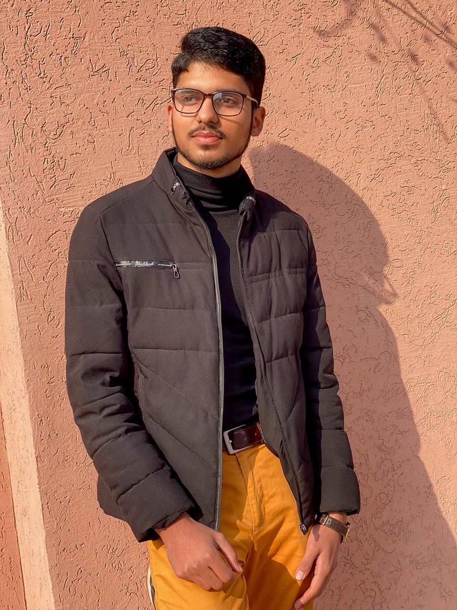 NashyanHoon's tweet photo. Fascinating ☀️
#TrendingHot #MENさんだー #Mensfashion #menswear #Black #blackoutfit #fashion #fashionstyle https://t.co/oOUhRcgsAq