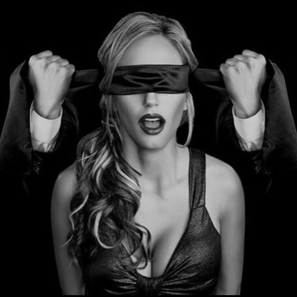 PlayroomX's tweet photo. We all have secret desires… Want to share yours anonymously? Drop us a message, and we might feature your confession in our next post (anonymously, of course). Let’s celebrate our diverse fantasies and learn from each other’s imaginations. #SecretDesires #ConfessionTime #Bdsm https://t.co/vzAKLhtZcL