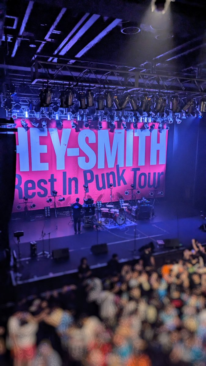 kimkim_ney_yan's tweet photo. ✱
昨夜はMUJINAメンバーで初めてHEY-SMITHのLIVEを見に行った

MAYSON'S PARTYもFAT TOFUもカッコよかったなー。
良い刺激をいただきました。

からの下北沢のmagariへ新年の挨拶兼ねて「一杯だけ」と言いつつ朝までしっかりと。

#MUJINA #HEYSMITH #MAYSONSPARTY #FATTOFU #下北沢 #magari https://t.co/iAKoAWpRiF