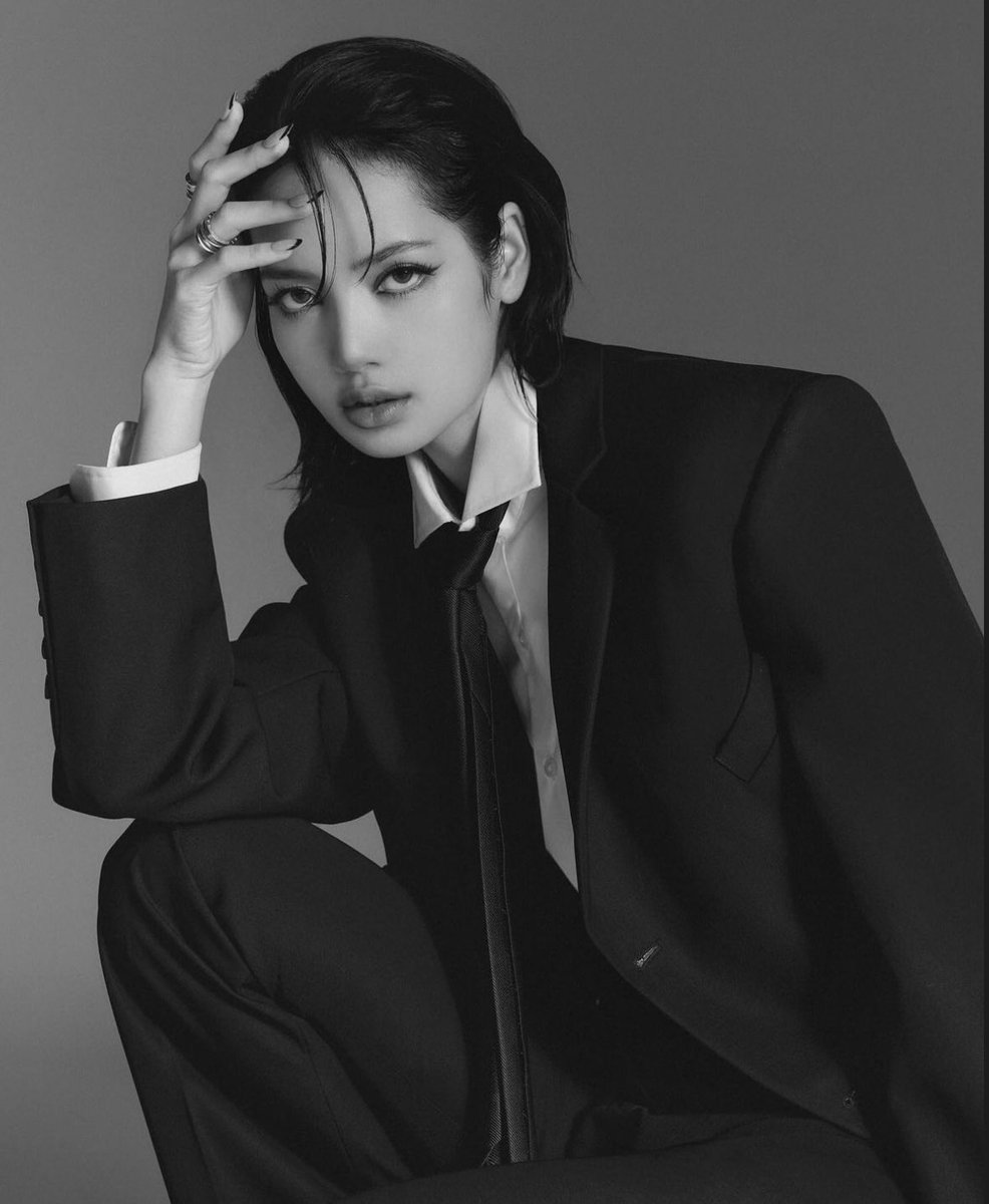 LISANATIONS_'s tweet photo. [IG] 240209 — heyalice_e IG update 🖤 
"LLOUD era 💫"

LLOUD CEO LISA 
#LLOUDByLalisa 
#WeAreLloud https://t.co/Fme8SeAtNx