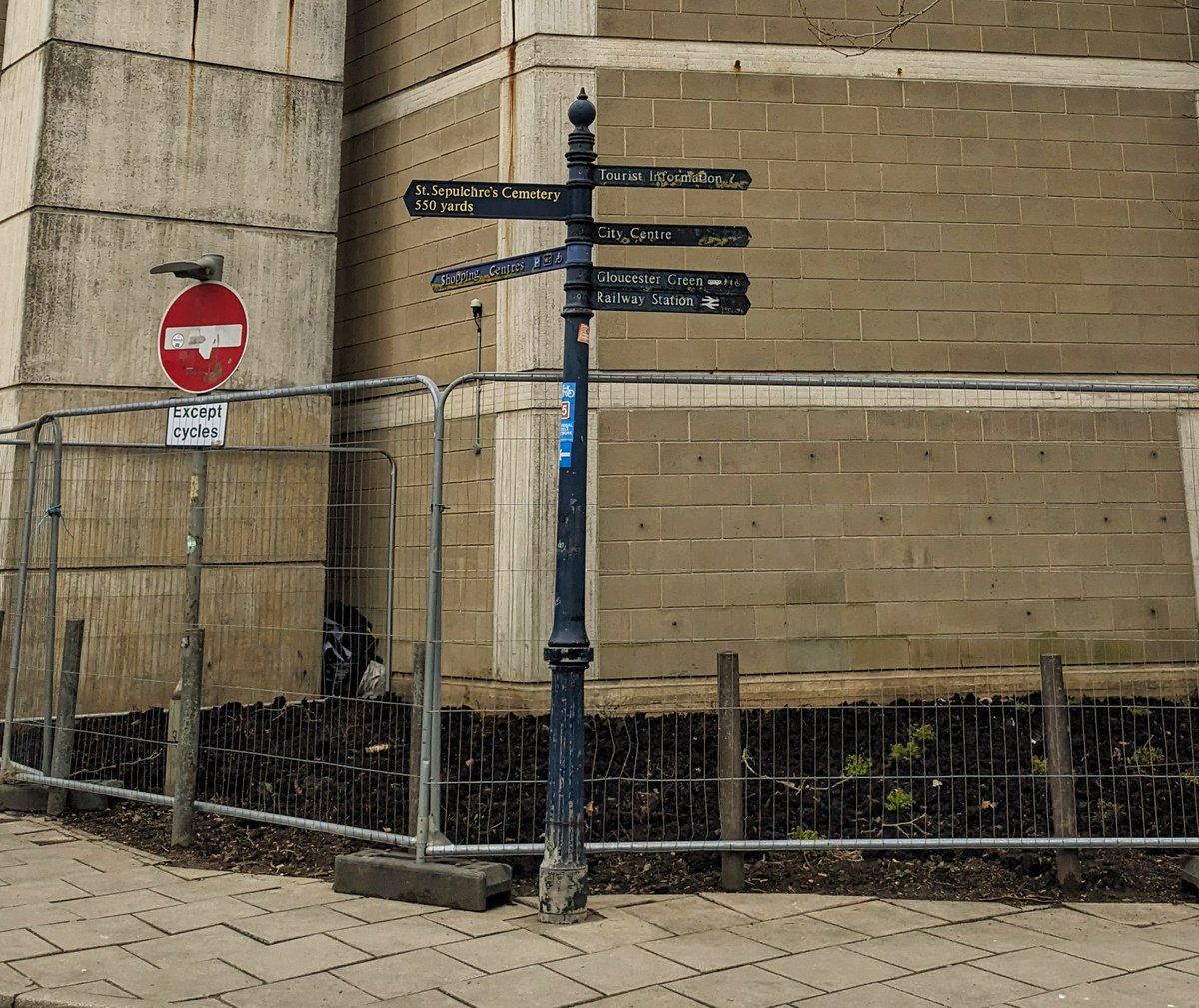 Barricades up in #Oxford #fingerpostfriday