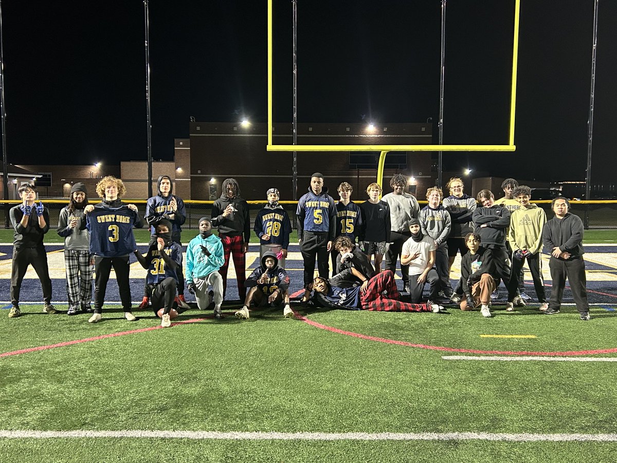 Winter skills camp week 4.  It felt great to be on the turf under the lights tonight! 
⁦<a href="/SweetHomeCSD/">Sweet Home Central School District</a>⁩ ⁦<a href="/SHCSDAthletics/">Sweet Home Athletics</a>⁩ ⁦<a href="/SHSCentral/">SH Sports Central</a>⁩ ⁦<a href="/MikeGinestre/">Mike Ginestre, Ed.D.</a>⁩ 
⁦<a href="/bufnewspreptalk/">BuffaloNewsPrepTalk</a>⁩