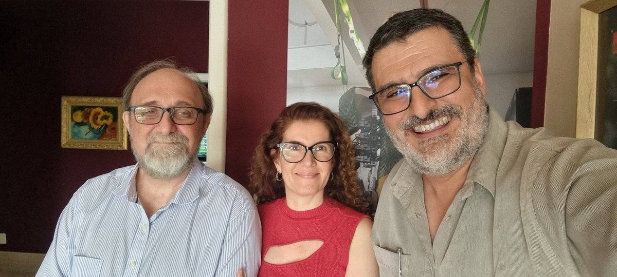 prof_afcunha's tweet photo. E não é que eu tive a honra de passar algumas horas ao lado do brilhante Prof. @MiguelNicolelis 

Poder ouvir dele como os experimentos com sensoriamento do cérebro humano evoluiu nos últimos 30 anos em que ele tem conduzido estudos em centros de pesquisas e universidades....... https://t.co/8wAdUswdq8