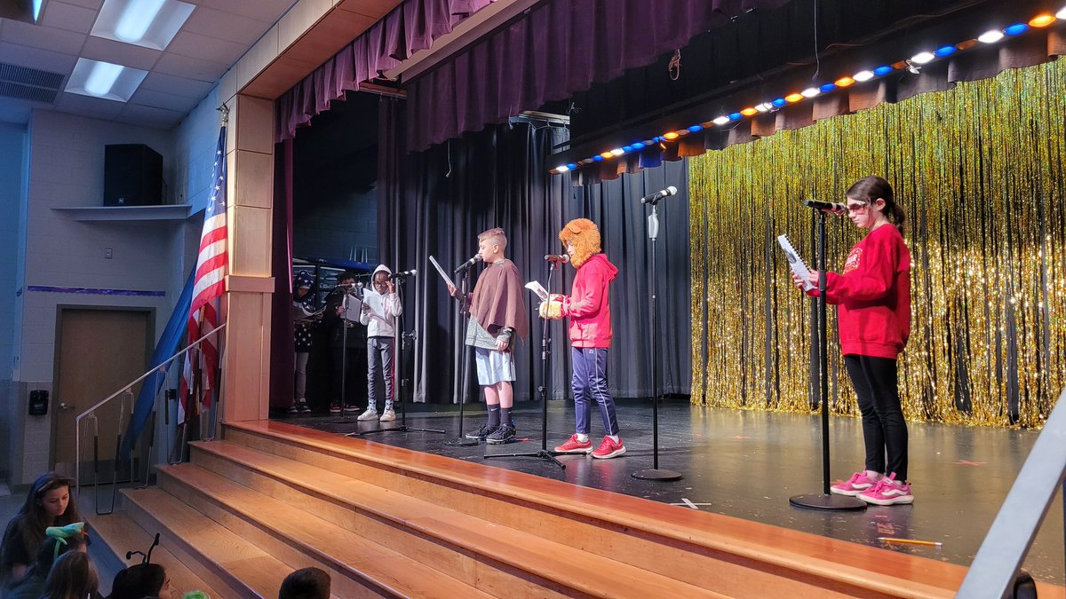 WMESDrama's tweet photo. These 4th Grade #ShiningStars worked so hard rehearsing their #readers #theater, and they crushed it while #performing for the #student lunch crowd! So proud!! #HardWorkPaysOff #WeAreTheArts #ycsd https://t.co/Ybh5q7SlpH