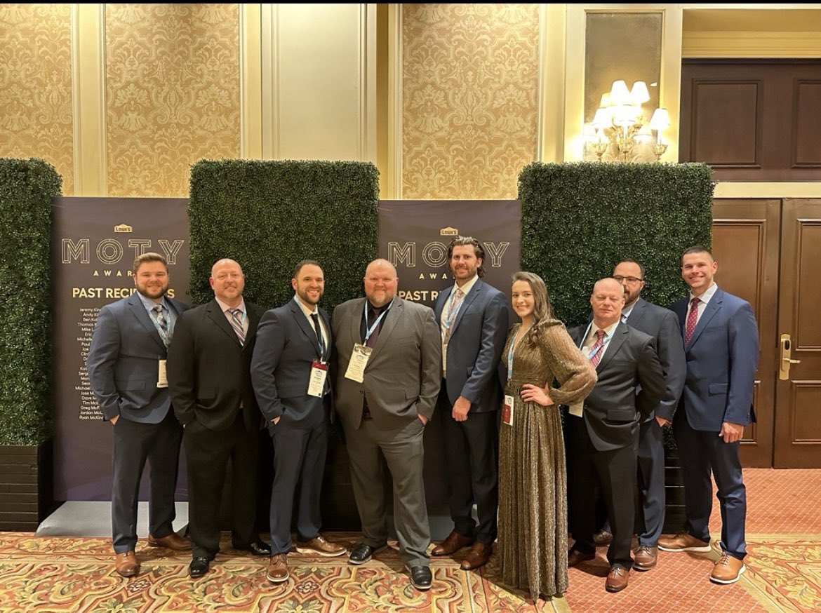 Lowes_D1294 tweet media