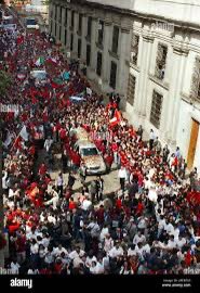 mrhitchcok's tweet photo. Recordemos el funeral de Gladys Marin, ella no era presidenta, ni parlamentaria al fallecer, ni tuvo un funeral de estado, pero fue mas gente a su despedida que con Piñera, es bueno que la derecha sea mas humilde en estos momentos y no crean que hoy despiden a un santo. https://t.co/6pQRHqbzYU