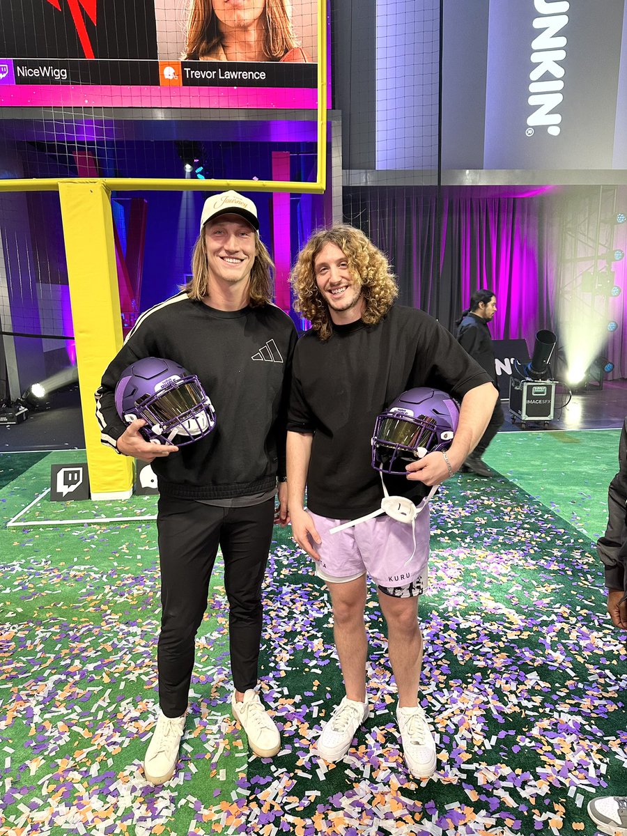 NiceWigg's tweet image. Team Flow takes 1st place in the Streamer Bowl 🏆