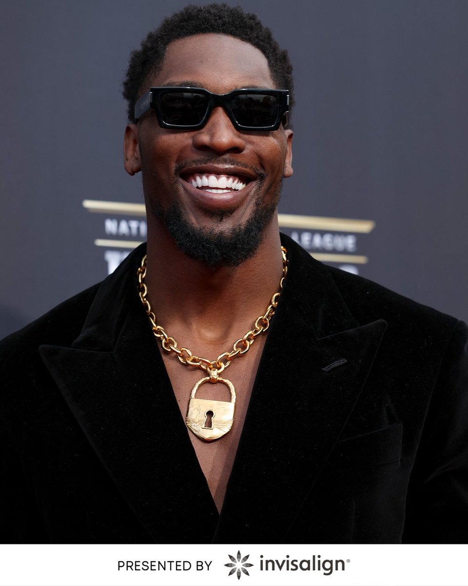 Big smile, big chain. @TankLawrence | @Invisalign 📺: #NFLHonors on CBS & NFLN 📱: Stream on #NFLPlus