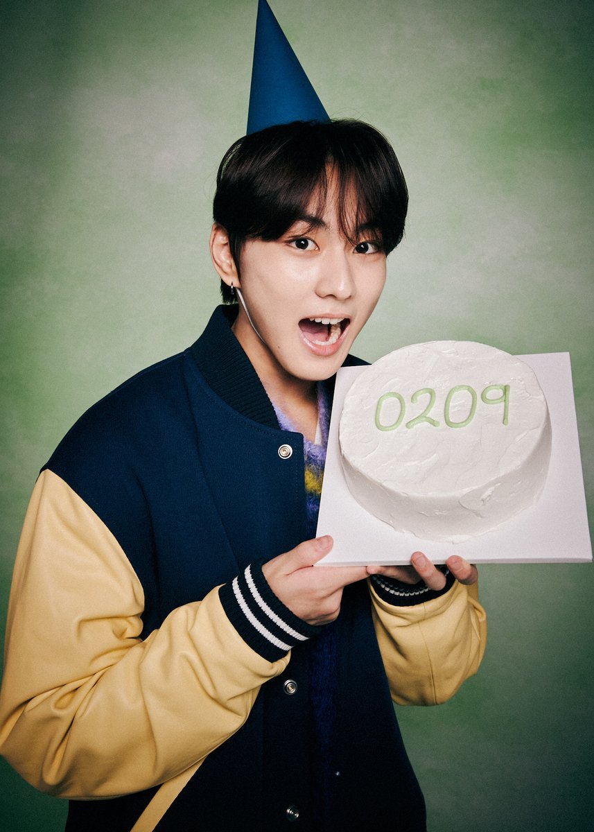 HYBE_MERCH's tweet photo. 엔진을 향한 마음 가득 담아,
정원의 B-DAY PAPER가 도착했습니다 📖💚

#ENHYPEN #엔하이픈
#B_DAY_PAPER #JUNGWON #정원 https://t.co/Zh5TnbMHxP