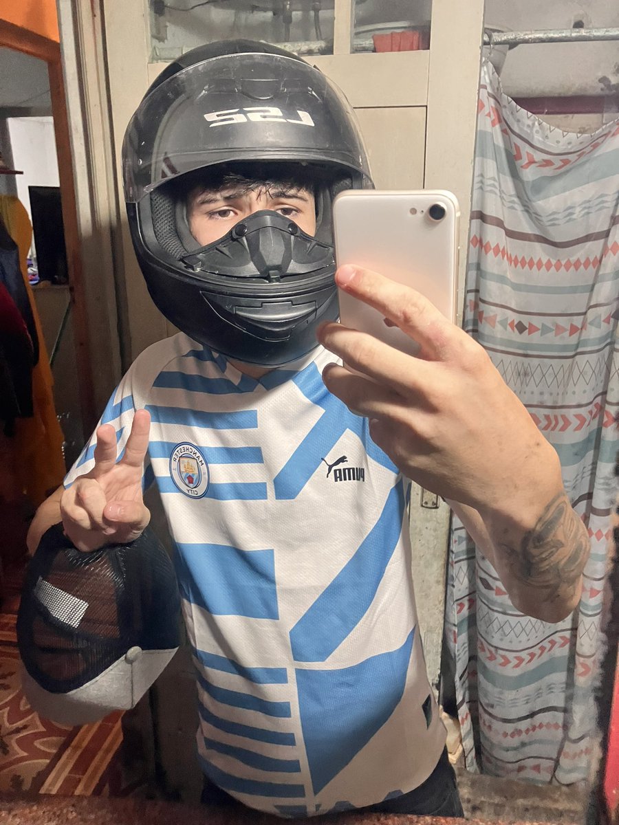 me dice que le gustan los menorcitos😼