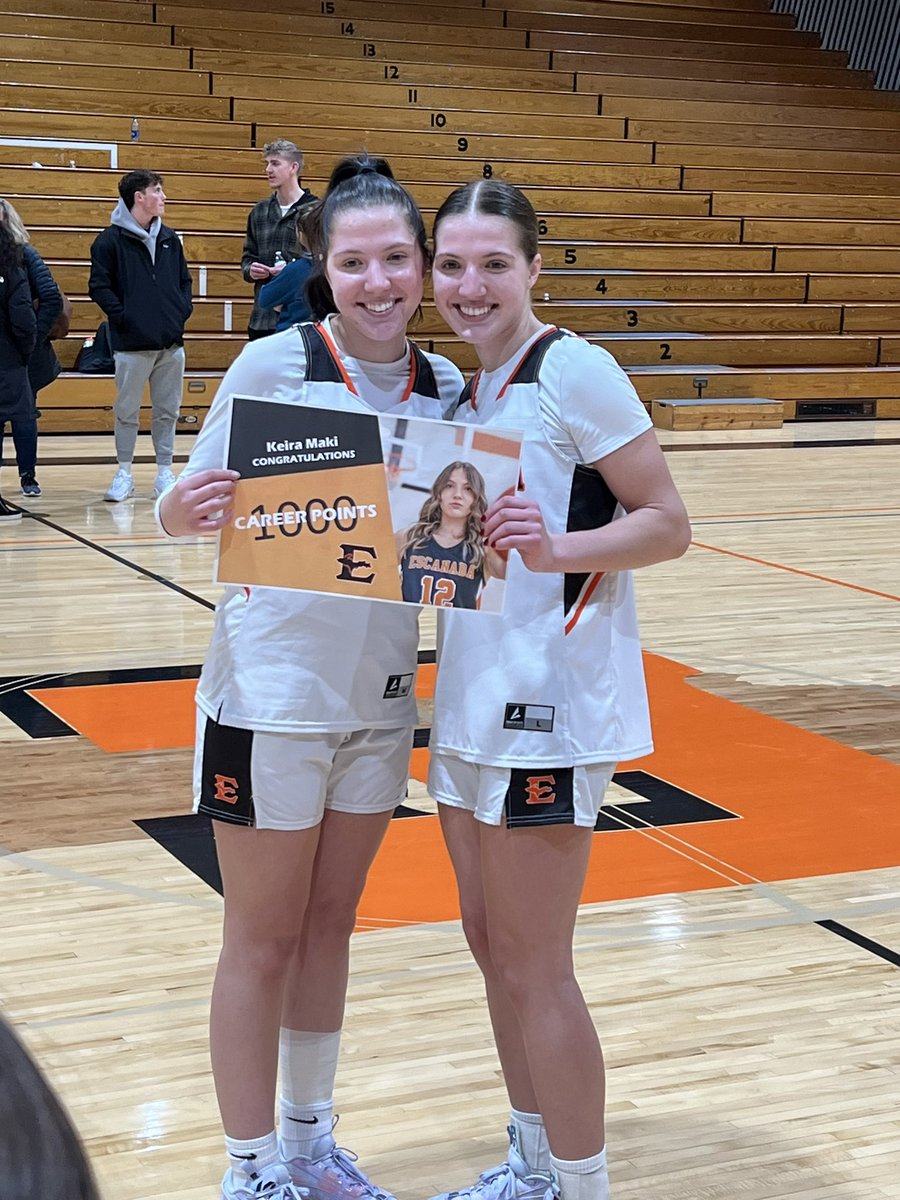 LisaMaki6's tweet photo. She’s humble so I’ll post! To say we are proud is an understatement. No one knows the commitment and dedication this girl puts into the sport. This wasn’t a goal. It was just a result of her hard work. Three years on varsity = 1000 + pts. 🙌@MakiKeira https://t.co/6DXcA80APU