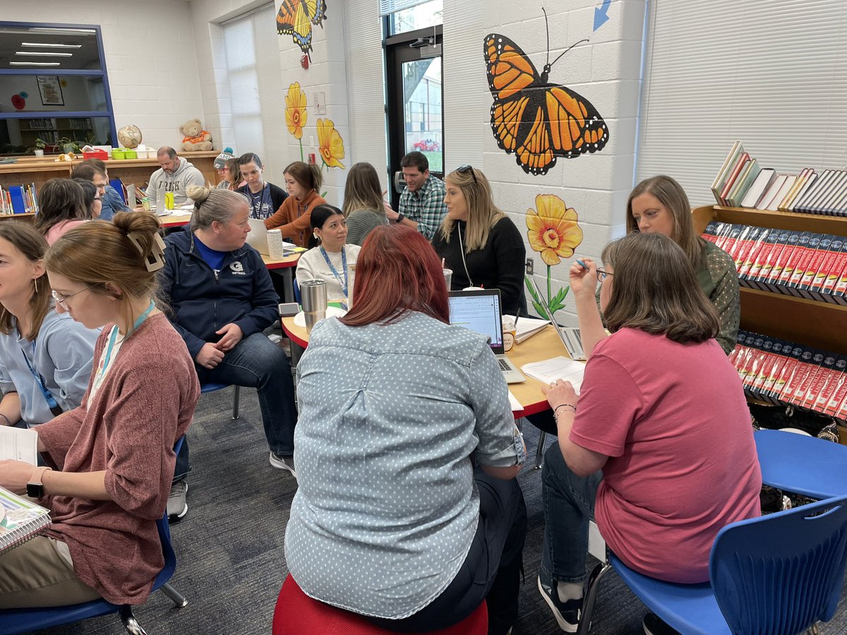 ShelleyPohzehl's tweet photo. Today we spent our staff meeting analyzing each other’s lesson plans using critical look fors.  It was an excellent opportunity for team learning and feedback. #CIP @BennettES_PWCS https://t.co/7JnC3stIHd