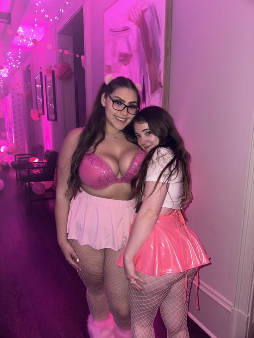 Watch Pregnant Fit Sid 💗's leaked NSFW photo on TwXstars