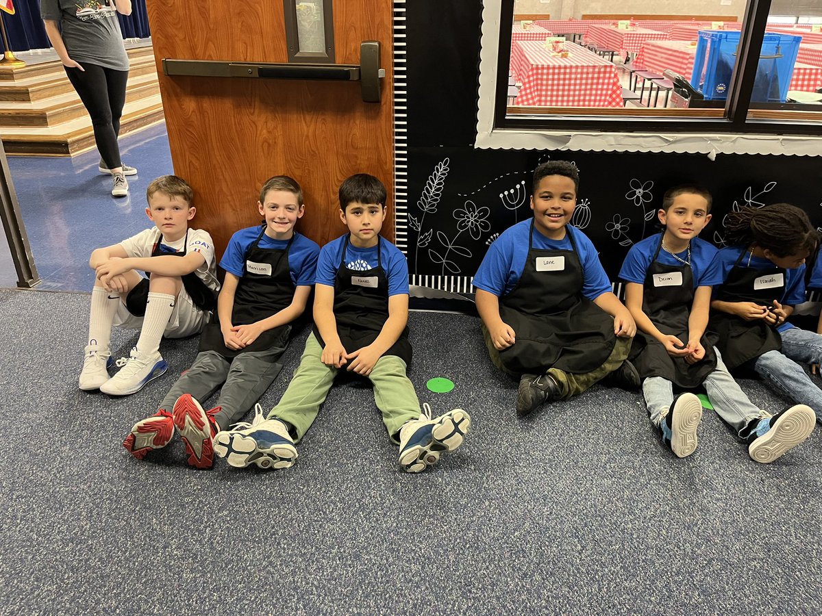BuchettoNatalie's tweet photo. Spaghetti night was a success, so proud of my 4th graders! https://t.co/lResLHO2ou