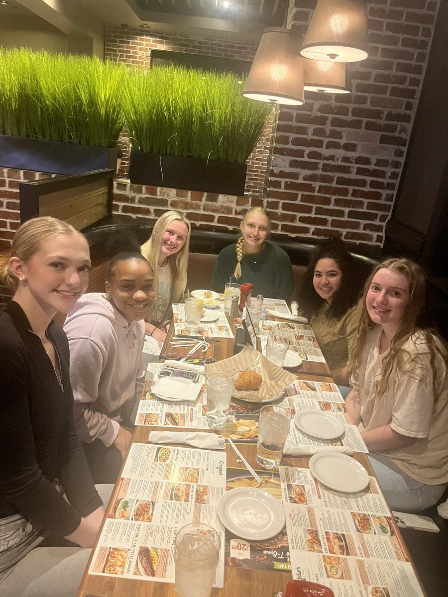 coachbassGID's tweet photo. Annual Senior Dinner, I’m sure going to miss this group. I’ve known some of these girls for 10 years. 😭 this entire group are National Honor Society  members, and 3 will be Valedictorians. They have set the standard on and off the court! #GID I love you girls!  💕 https://t.co/QV5t2TVbtv