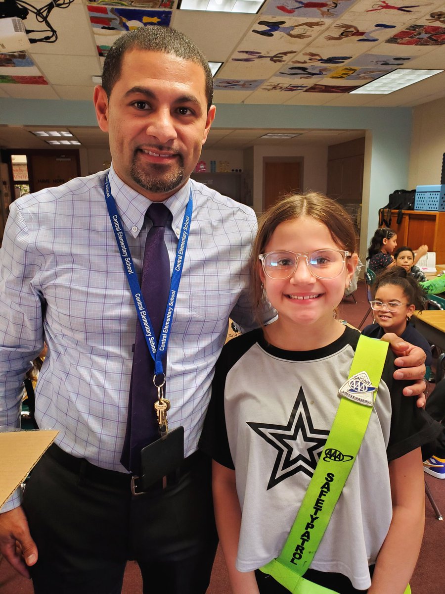 Yesss! Celebrating our Central Safety Patrol Captain, Olivia! @asdcentral's very own Assistant Principal, Mr. Lopez pinning the captain badge on this amazing 5th grader! #girlsrule Thank you @AAAnews for always supporting our young safety patrols!