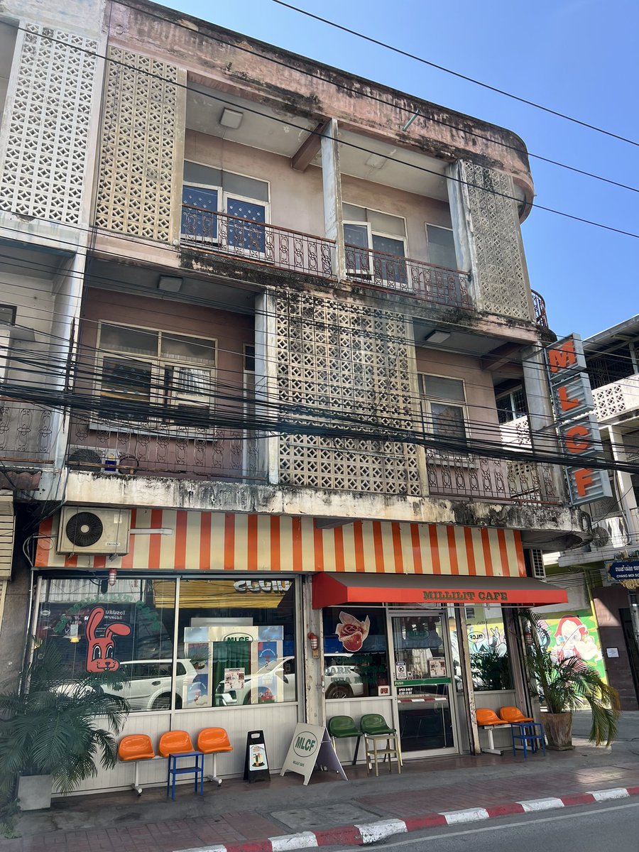 JoonSaowaluk's tweet photo. 🧡 Millilit Cafe 🥤

#อยากพากิน #คาเฟ่เชียงใหม่ #millilitcafe #ช้างม่อย #เมืองเชียงใหม่ #เชียงใหม่ .

➡️ https://t.co/GnA5Pxfuwh https://t.co/2XBWtf2aaM