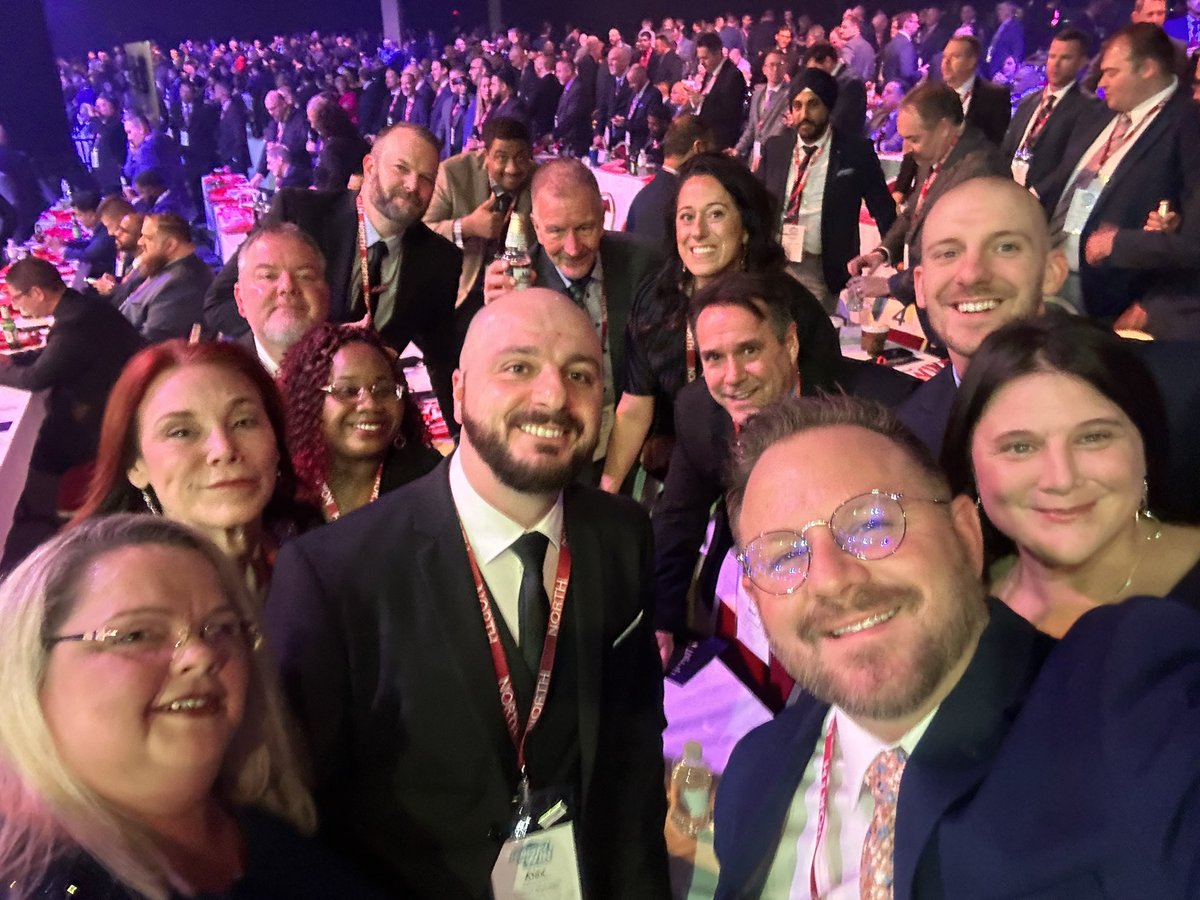 charlesatlowes's tweet photo. @Lowes District 1235 at The MOTY’s! #lowesSMM https://t.co/XTuhaz1wuM
