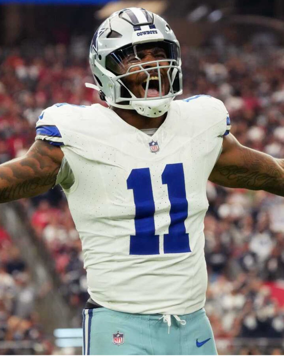 jasrifootball's tweet photo. 𝗧𝗥𝗘𝗡𝗗𝗜𝗡𝗚: Micah Parsons came to the defense of Myles Garrett after a fan said he doesn’t deserve to win DPOY.

“Horrible take!! Myles was the better player!! Reality of the situation ! Myles Faced way more double teams and affect on qbs! Fans please stop looking at stats and look at film please!!”
