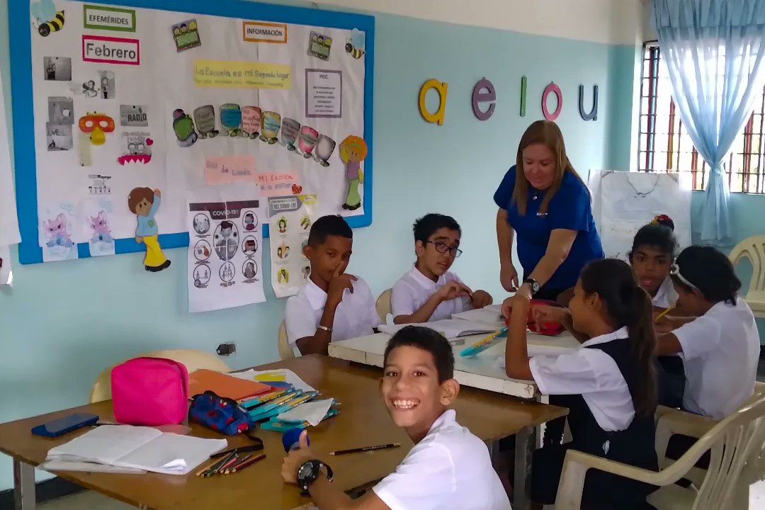 CDCEZULIA's tweet photo. Bricomiles inclusivas

El Instituto de Educación Especial Zulia, en la parroquia Juana de Ávila del municipio Maracaibo, es el centro educativo recuperado por las Bricomiles, el cual brinda atención a niños, niñas y jóvenes con necesidades cognitivas especiales.

@_LaAvanzadora https://t.co/w98BboR5RE