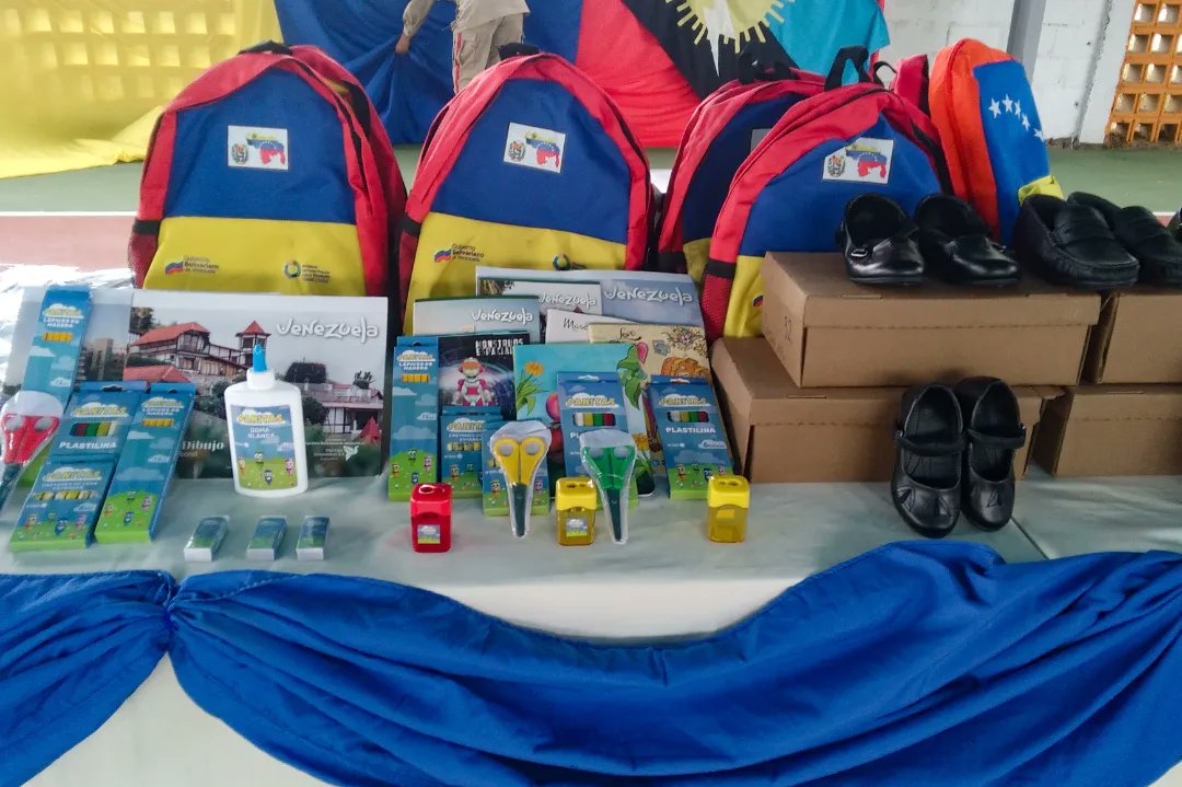 CDCEZULIA's tweet photo. Bricomiles inclusivas

El Instituto de Educación Especial Zulia, en la parroquia Juana de Ávila del municipio Maracaibo, es el centro educativo recuperado por las Bricomiles, el cual brinda atención a niños, niñas y jóvenes con necesidades cognitivas especiales.

@_LaAvanzadora https://t.co/w98BboR5RE