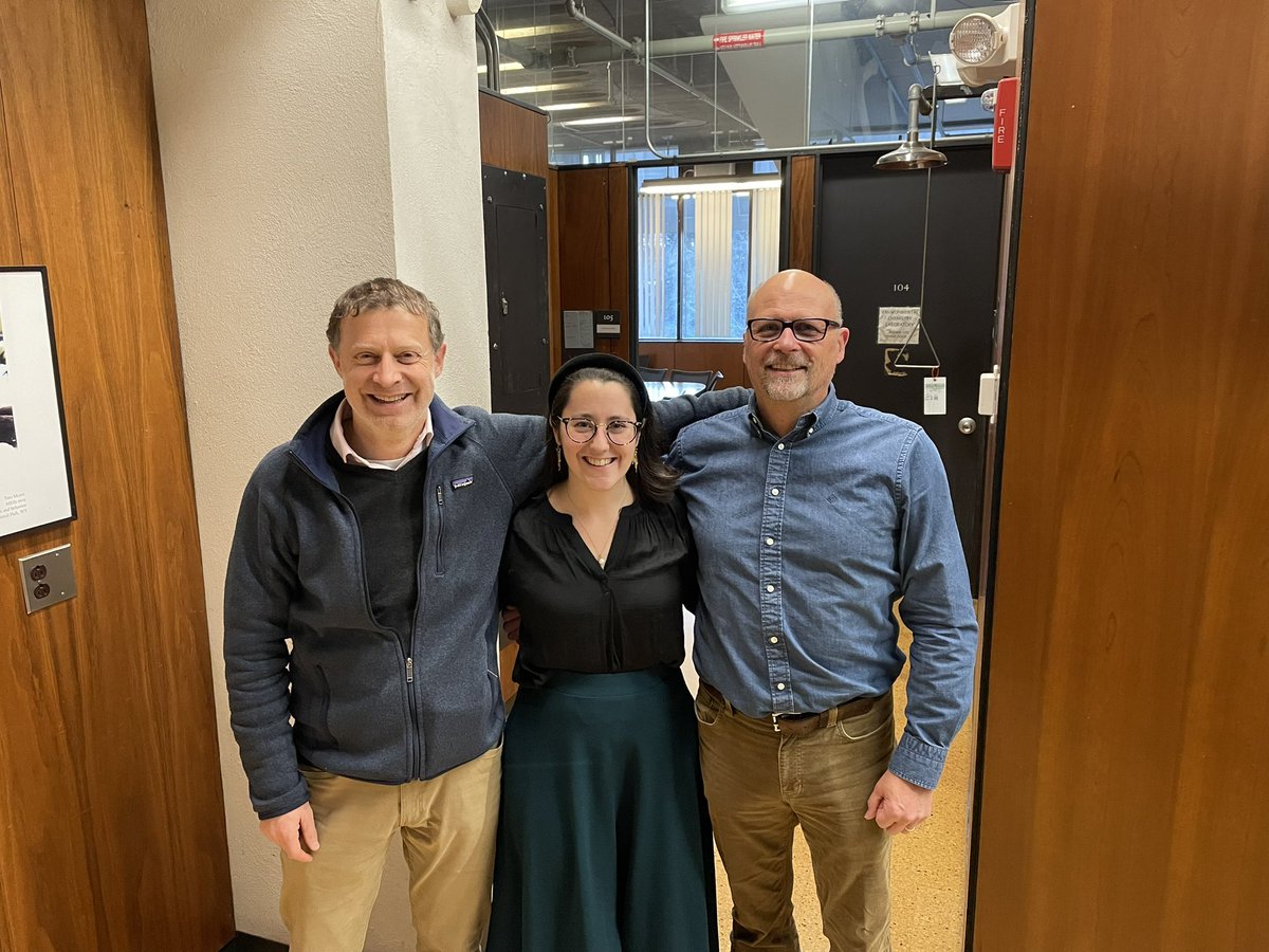 Kristy Ferraro 🦌👩🏻‍🔬 & 📚🐛 tweet media