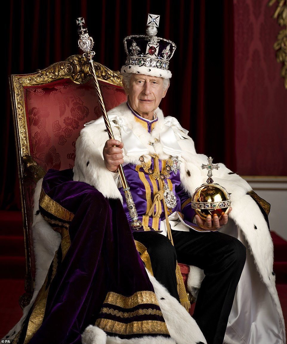 poptime's tweet photo. EITA! O Rei Charles III afirma não acreditar em quimioterapia e planeja tratar o câncer com outras alternativas. https://t.co/546ybLDIET