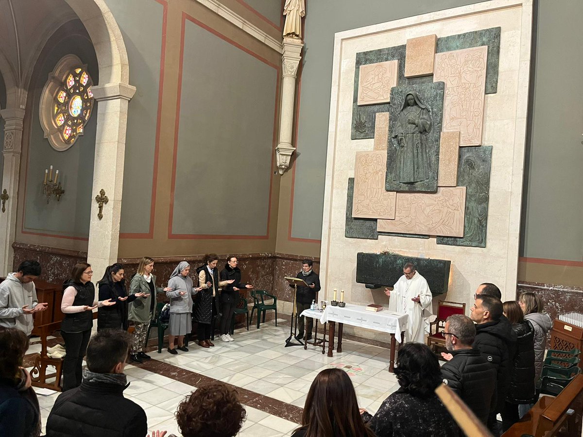 ETEConsolacion's tweet photo. Durante una semana miembros del ámbito educativo y sanitario hemos compartido formación en liderazgo y trabajo en equipo al estilo de la #Consolación. Han sido unos días de convivencia y de compartir nuestro Carisma. Un regalo 🎁
#ConsolaciónEduca #Confía #FormaciónConsolación https://t.co/gHRhjhcWRu