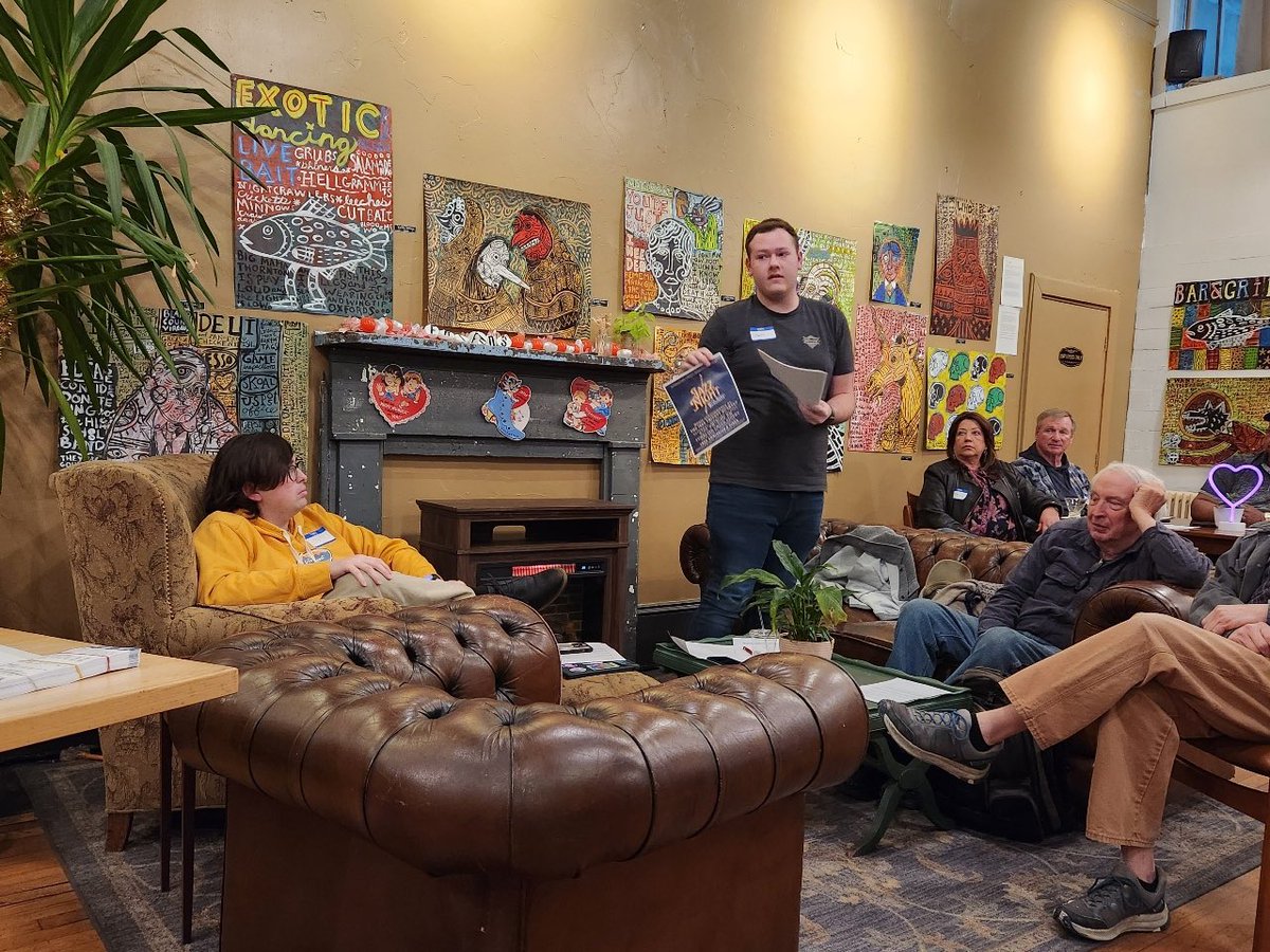 WashCoVADems's tweet photo. We had a GREAT crowd for our February General Committee Meeting. So happy the UMWA International Vice President James Gibbs and Mary Lynn Tate could speak to our committee about unions, organizing in SWVA, and how critical it is we re-elect Senator Kaine this election cycle. https://t.co/HwHYwCLjJl
