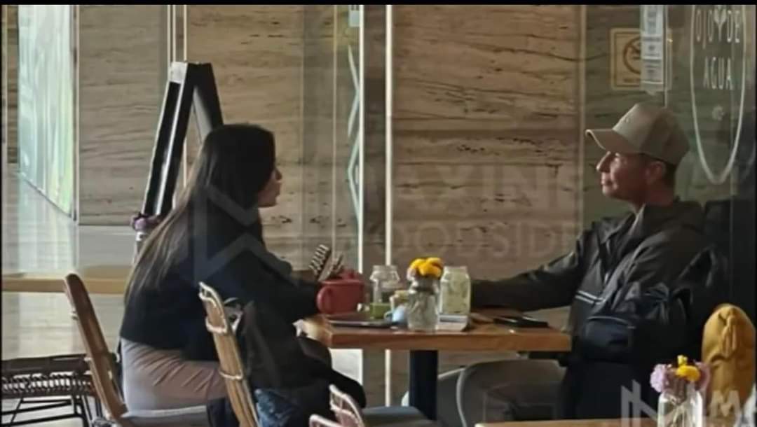 AR_Bochinche's tweet photo. Vicky López en el programa de #MaxineWodside aseguro que #ErikRubín inicio un romance con la mujer de la fotografía.
Fuente: todo para la mujer de grupo fórmula. https://t.co/nzt5ii84Im