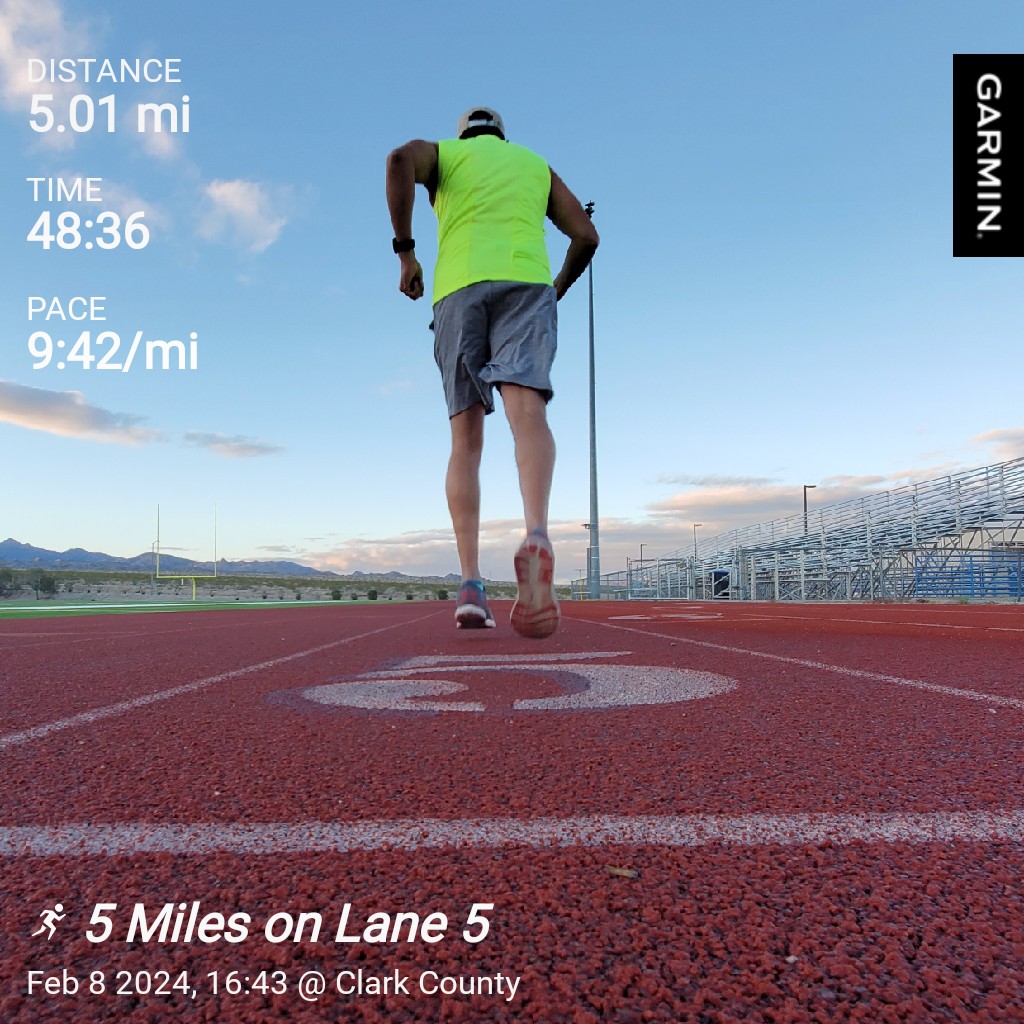 Blkjkrabbit66's tweet photo. #TrackThursday Tempo Run. 10 mins easy, 25 mins at 10K pace, 10 min cool down. Had the entire track to myself under blue skies and light winds. @lamarathon is looming! https://t.co/ostQEnEhUC