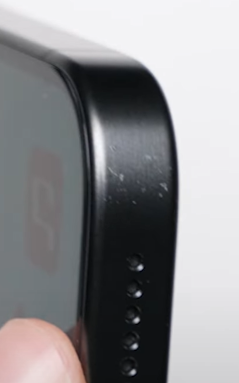 LeakerApple's tweet image. This is why Apple uses Grade 5 titanium. Samsung saved costs by using Grade 2 and the difference is noticeable.