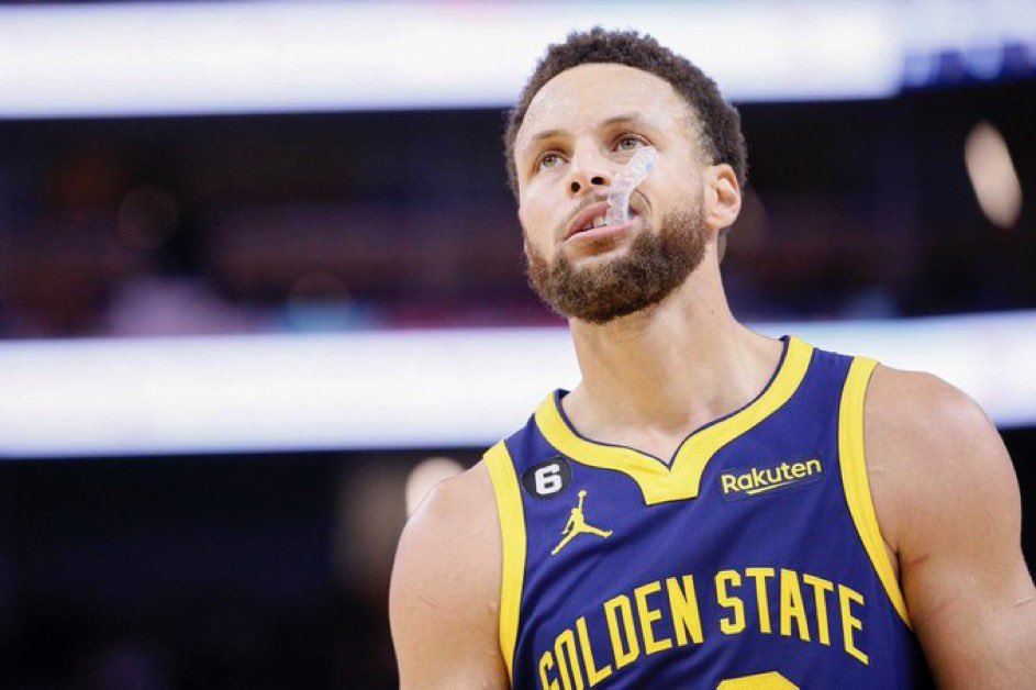 DrGuru_'s tweet photo. Steph Curry tonight: 

42 points
1 single made free throw

PURE BASKETBALL 🔥 🏀 https://t.co/PVC6cHJTYr