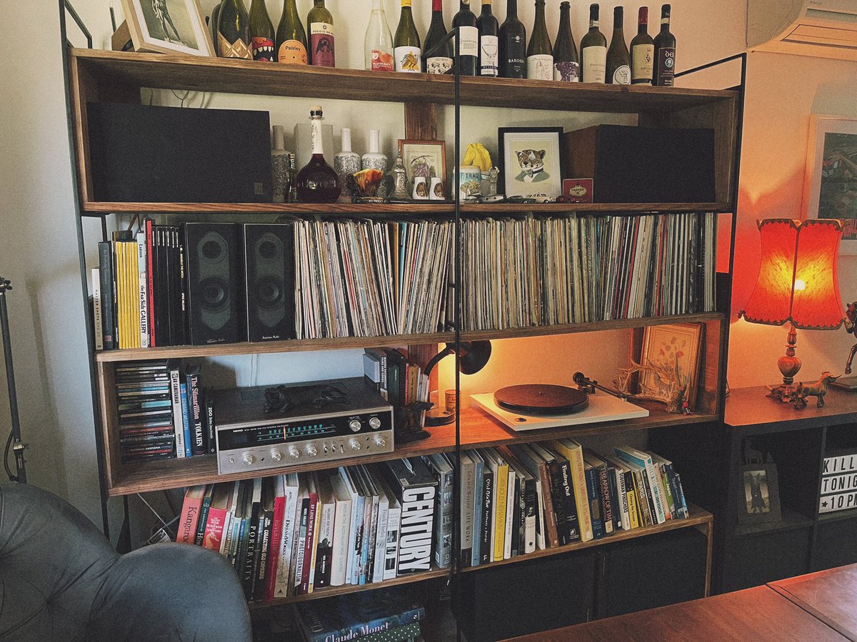 Found in the back of a junk shop. Impeccable condition, phono sounds like a dream. $30 dollarydoos.

Nikko STA-5010. 
Tokyo, 1973.