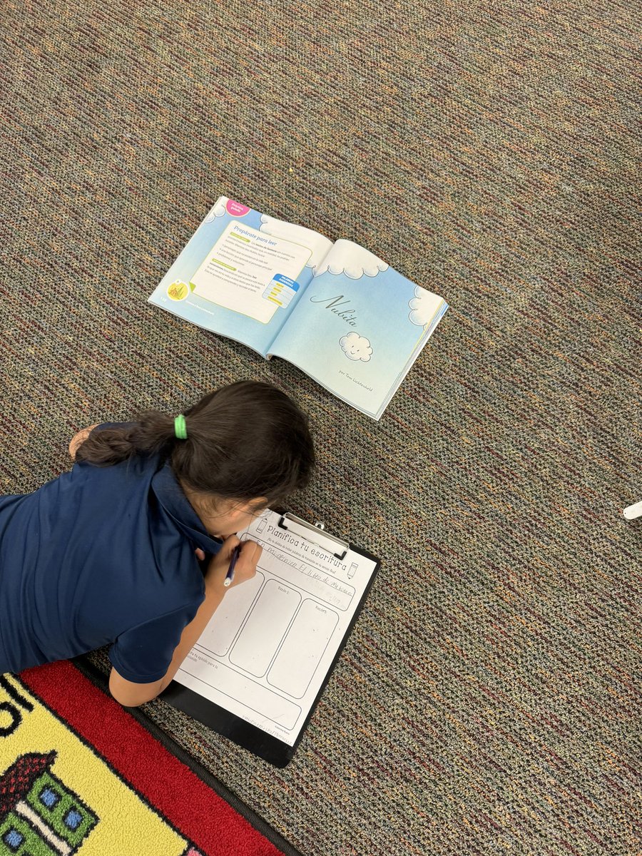 sramolina's tweet photo. Look at them go! Students writing about their reading. https://t.co/g7modUqyew