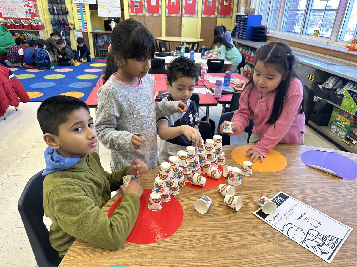 JenniferCoaker's tweet photo. 100 days smarter in 1st grade!!! @NHPRoadSchool @NHPGCP https://t.co/jgZ75qTYH6