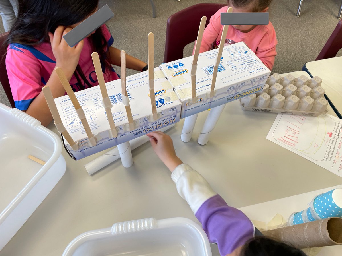 Collaboration continues in the #SloaneLLC with Ms. Kobric’s Grade 3/4 and @cruiz20132018’s Kindergarten B learning buddies. Their bridges are truly coming along after exploring cardboard attachments and types of bridges.
