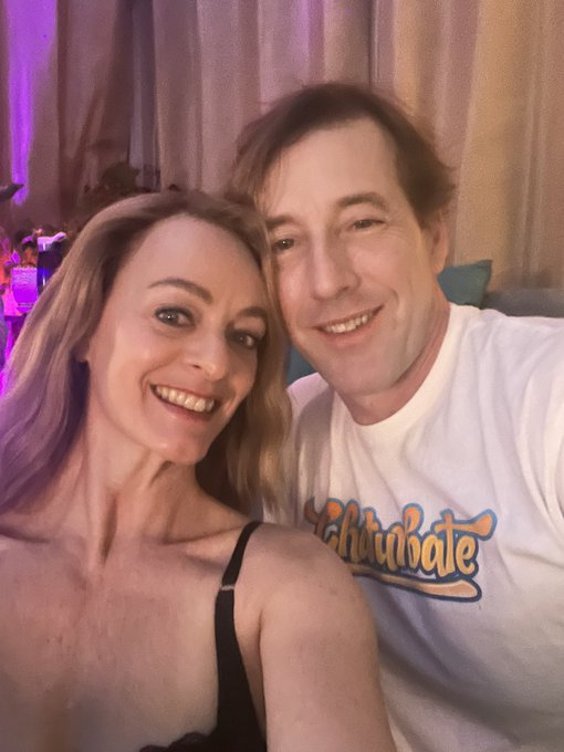 Logging onto @chaturbate   Come say hi. 😊 https://t.co/cphLomNMPO<a class="tags" href="/tag/chaturbate">@chaturbate</a>