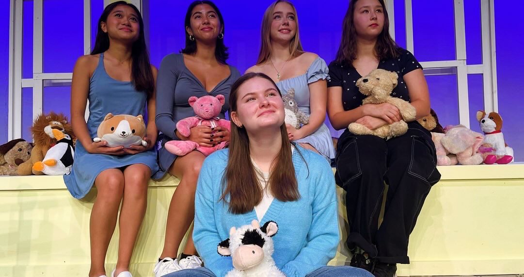 themark3287's tweet photo. @MundyTheatre and specifically our Group Interpretation will be featured on CBS in Chicago at 4:52 tomorrow (2/9)! 

@MundeleinHS is being featured throughout the day, so tune in throughout the day to see the amazing extracurricular and athletics Mundelein offers its students. https://t.co/joGnlQ5Scf