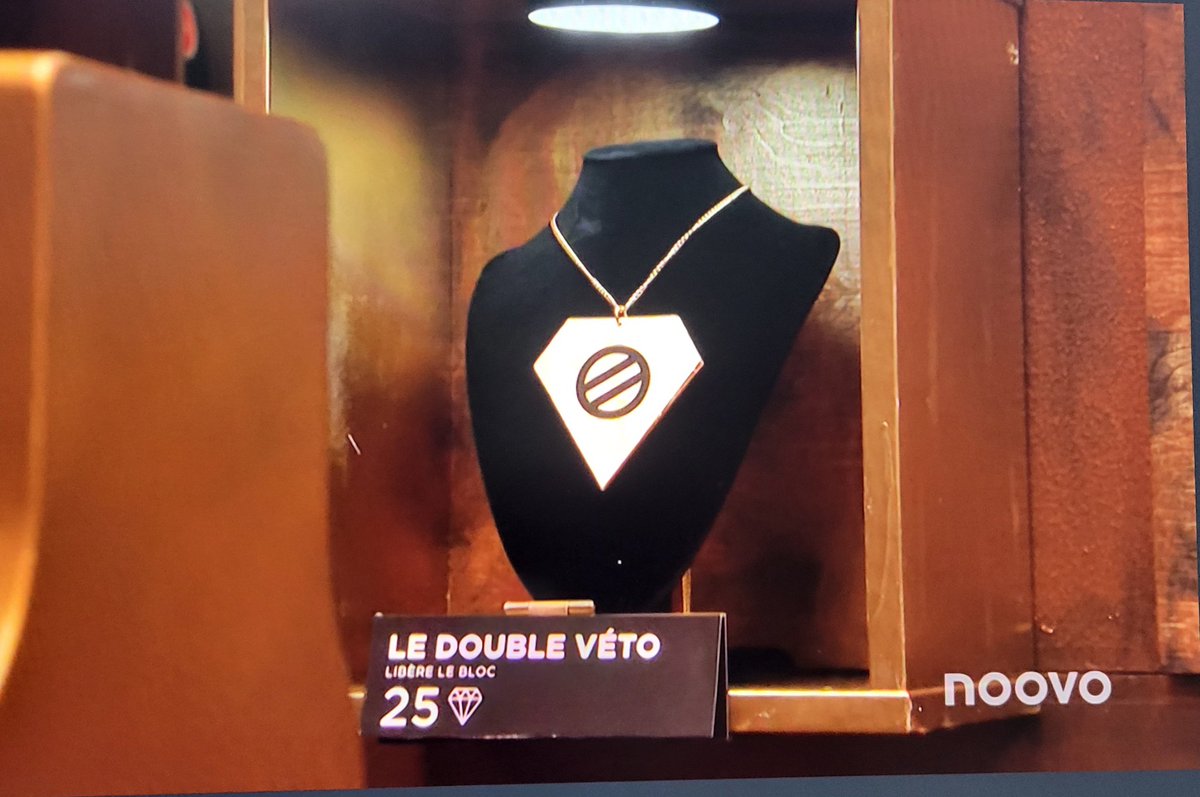 MathieuT22's tweet image. Le double véto coûte 25 jetons et seul Daniel avait les moyens de se le payer... avec ceux qu'il a volé à Patrick 😅 #bbcelebrités