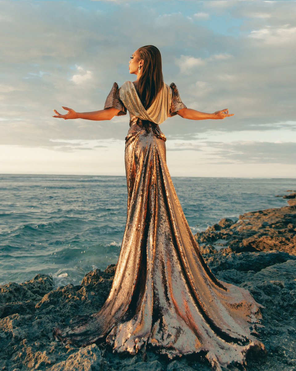 I’m back to defend the MOTHERLAND! ✊🏽🇵🇭

From the Pearl of The Orient Seas to the WORLD! Simulan na ang himagsikan! Time to put these colonizers on the chopping block! ⚔️🌎

#TeamPhilippines #MarinaSummers #TeamMarinaSummers #TeamMarina #DragRaceUK #dragrace