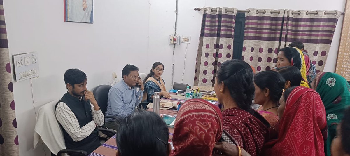 Members of WSHG from Paikmal Block addressing their Issue to Honorable CM (Through ADM Padampur) regarding Mass Leave of Service Veterinarians. 
#VetsDemandJustice 
<a href="/CMO_Odisha/">CMO Odisha</a> <a href="/MoSarkar5T/">MoSarkar 5T</a> <a href="/rajaaswain/">Ranendra Pratap Swain</a> <a href="/DMBargarh/">Collector & DM, Bargarh</a> @farddept <a href="/dahvsodisha/">Directorate of AH&VS Odisha</a> <a href="/kanak_news/">Kanak News</a> <a href="/otvnews/">OTV</a>