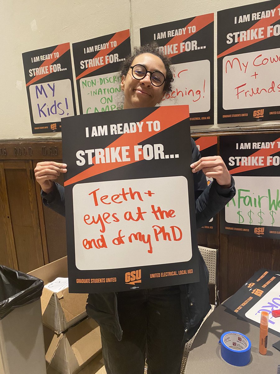 Tonight <a href="/uchicagogsu/">UChicago GSU - UE⚡</a> launched our strike pledge! I shared about how  inaccessible graduate school has been for family members and how important it is to have working class people at <a href="/uchicago/">The University of Chicago</a>. We need to be compensated fairly—a living wage keeps this university accessible. 1/2
