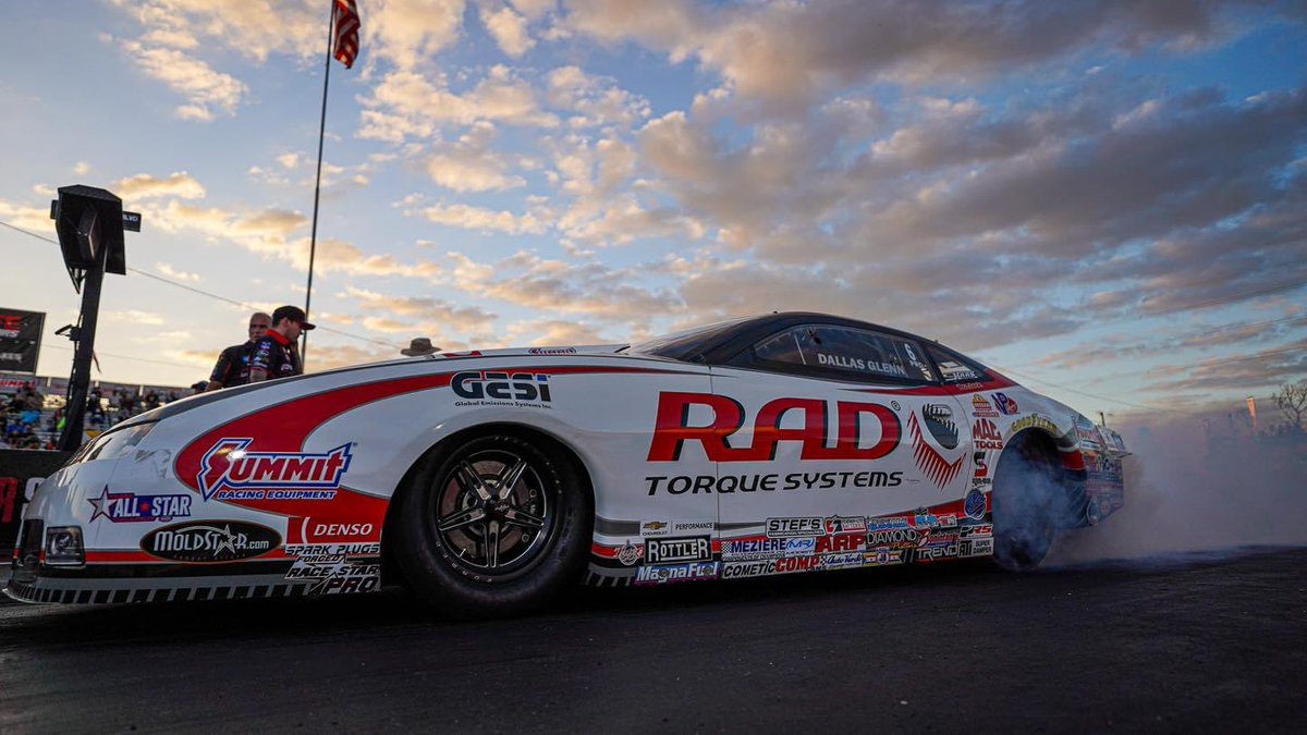 Team @RADTorque TO THE FRONT! 6.507, 210.97 for the provisional Thursday No. 1 qualifying spot! #SuperstarShootout