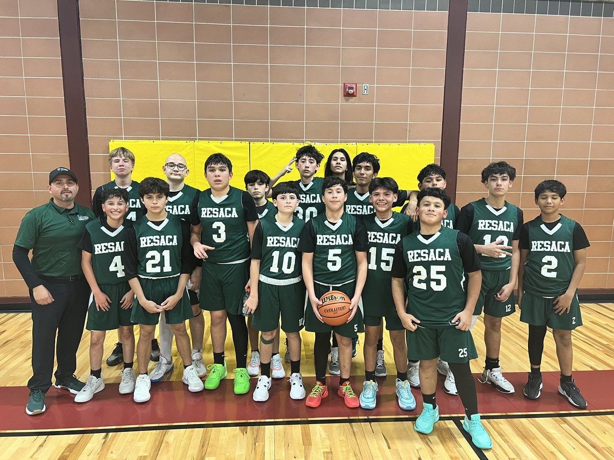 Great game by the 8th grade Gators tonight!  Way to work your tails off. Let’s keep it going! 🐊🏀